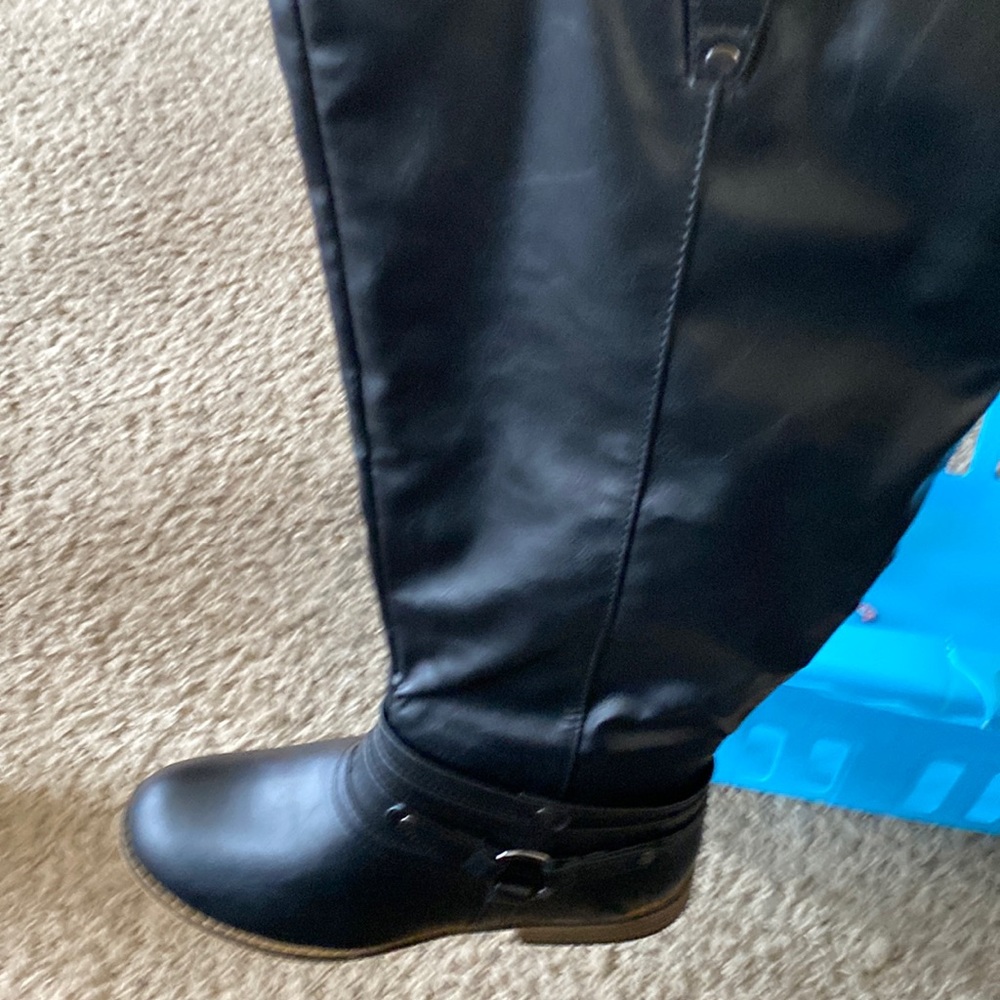 Ladies boots